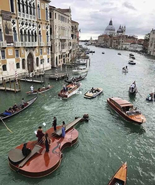 我们惊叹于威尼斯舟船_我们惊叹于威尼斯舟船往来的水上风貌小麦公考